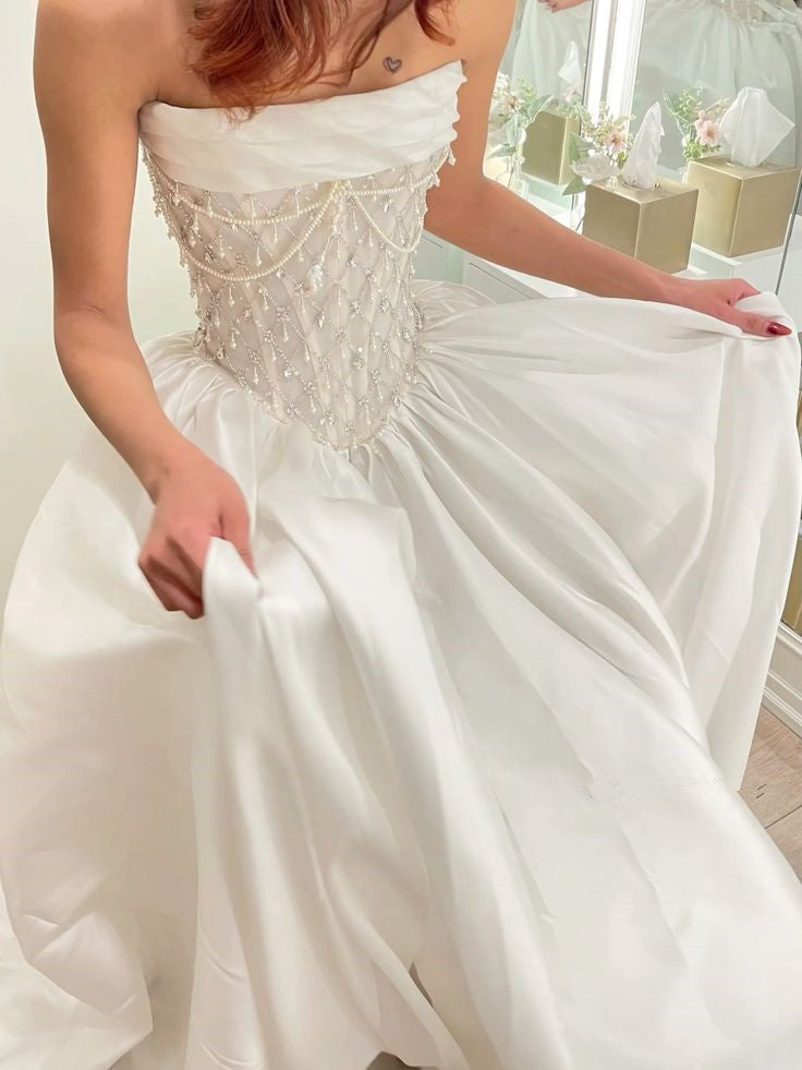 A Line Stunning Strapless Satin Wedding Dresses With Beads
