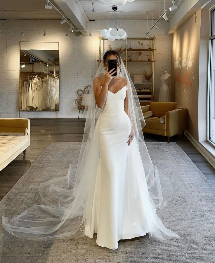 Mermaid Strapless White Satin Wedding Dresses with Pearls