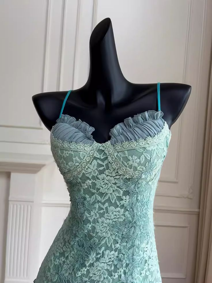 Unique Green Spaghetti Straps Lace Birthday Outfit Homecoming Dress