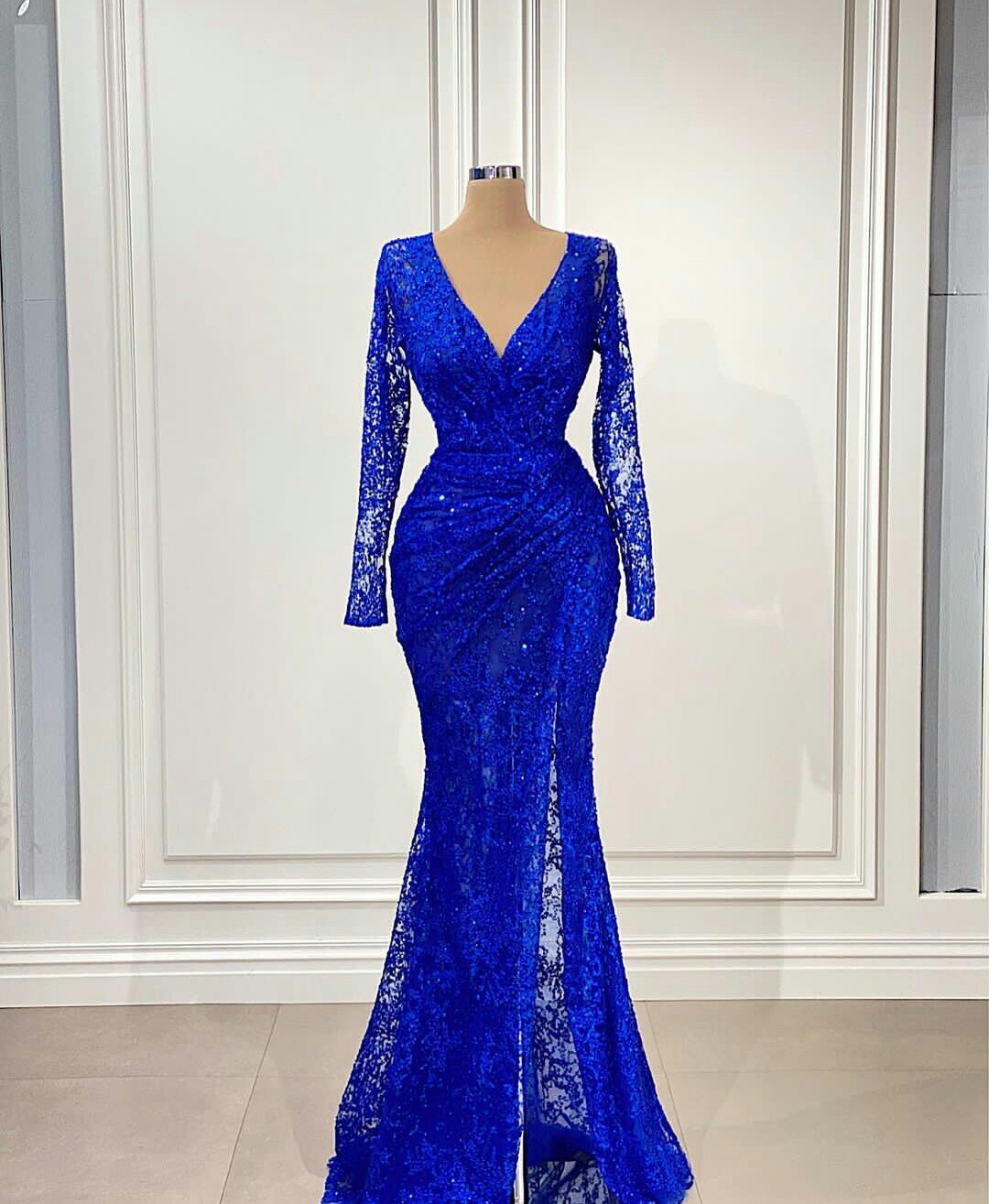 Royal Blue Mermaid Evening Gowns V Neck Long Sleeve Side Split Evening Gowns Red Carpet Illusion Prom Dress