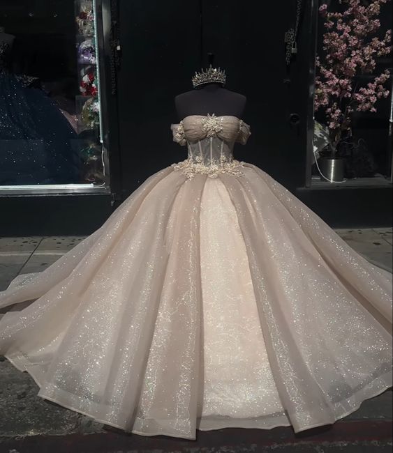 Shimmering Champagne Princess Quinceanera Dress with Off-the-Shoulder Glitter Corset for Sweet 16 Prom