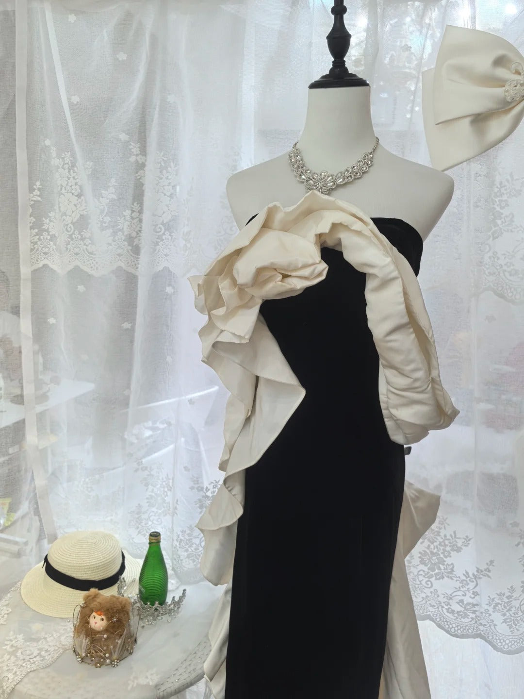 Elegant Black And White Color-Blocked Mermaid Strapless Velvet Satin Long Prom Dress Evening Dress