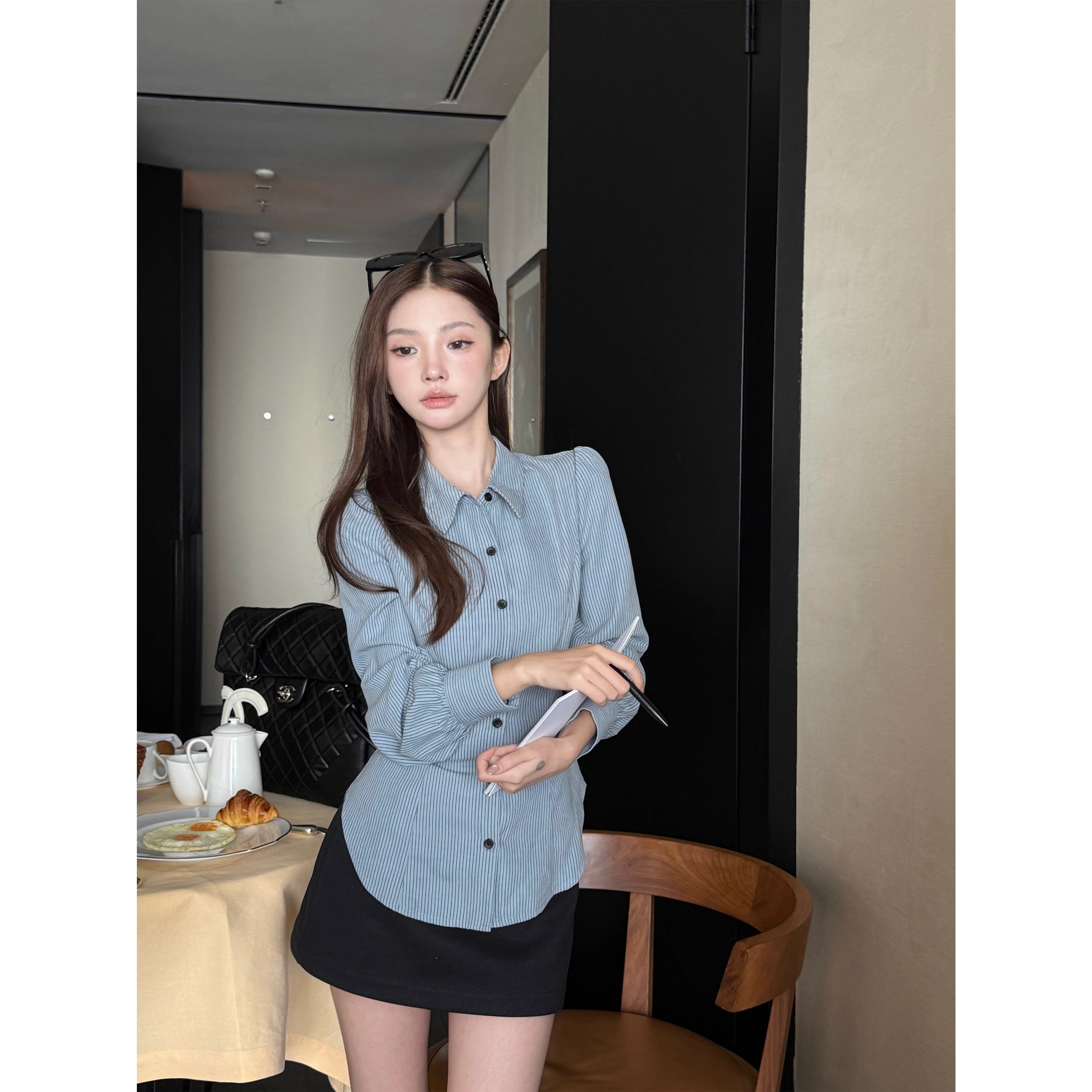 Preppy style blue striped shirt A114