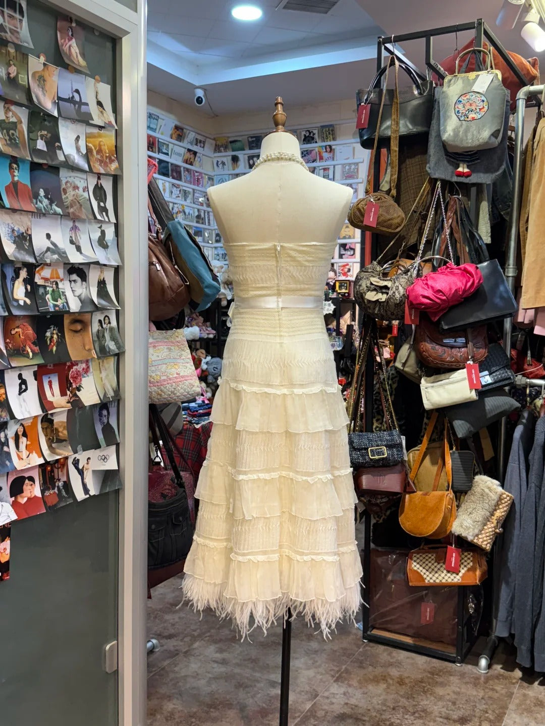 Elegant Ivory Strapless Fitted Waist Feather Lace A-line Prom Dress Evening Dress