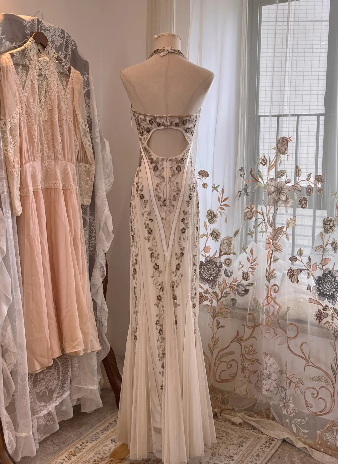 Vintage White Mermaid Halter Neck Beaded Backless Tulle Long Prom Dress Evening Dress