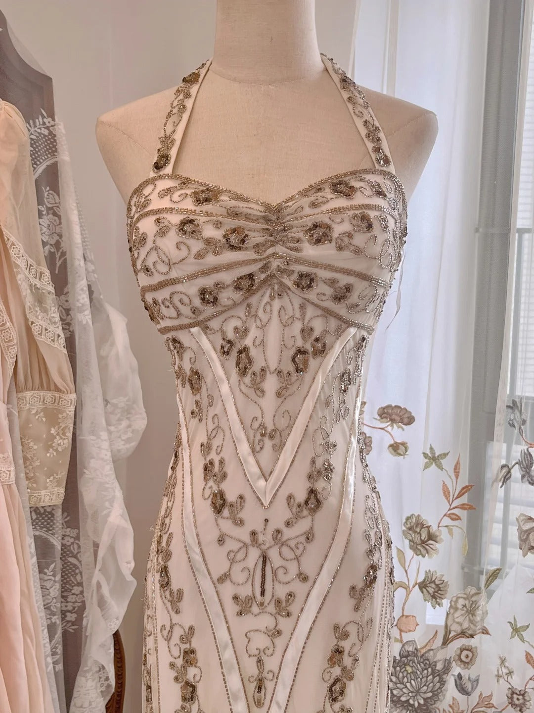 Vintage White Mermaid Halter Neck Beaded Backless Tulle Long Prom Dress Evening Dress