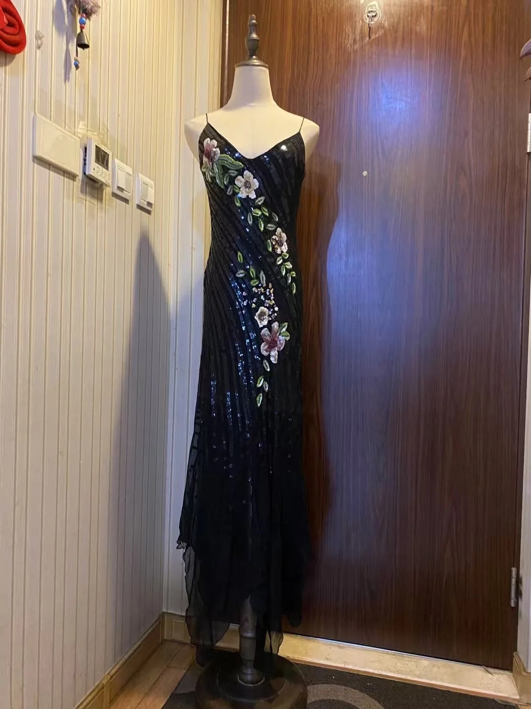 Retro Black Mermaid Deep V Halter Sequined Long Prom Dress Evening Dress