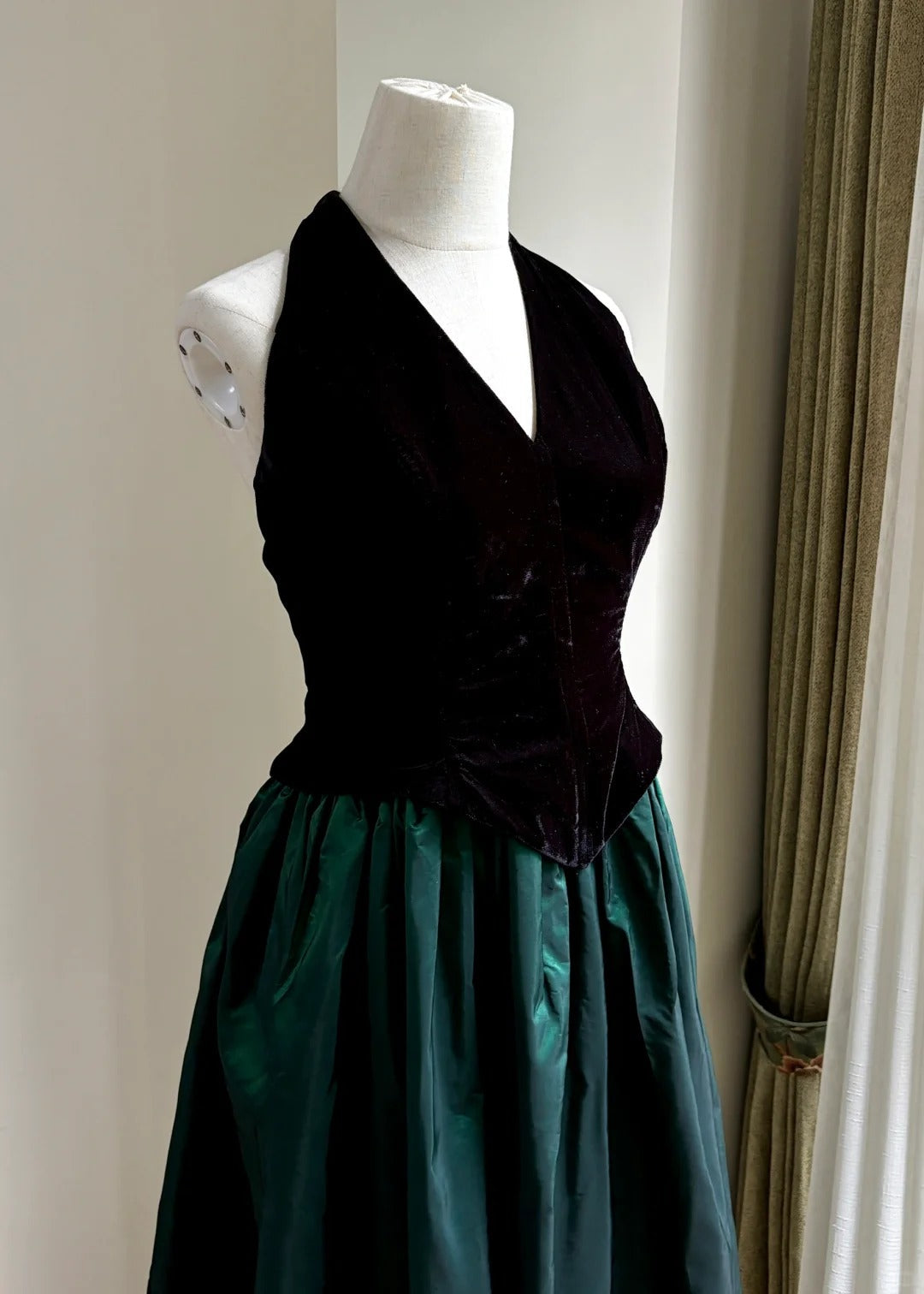 Retro Black And Green A-line Halter Neck Velvet And Satin Prom Dress Evening Dress