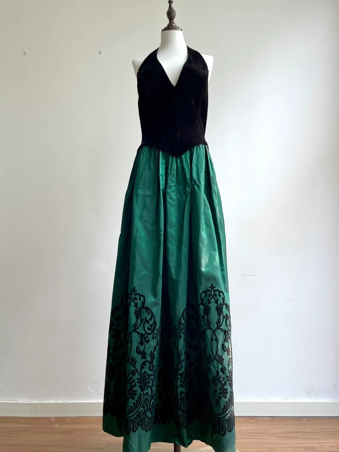 Retro Black And Green A-line Halter Neck Velvet And Satin Prom Dress Evening Dress