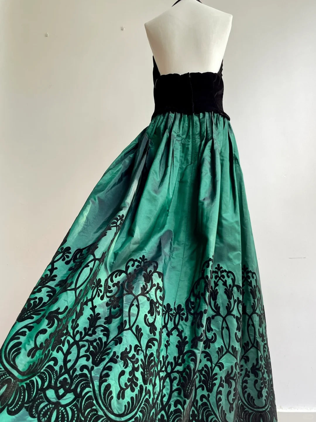 Retro Black And Green A-line Halter Neck Velvet And Satin Prom Dress Evening Dress