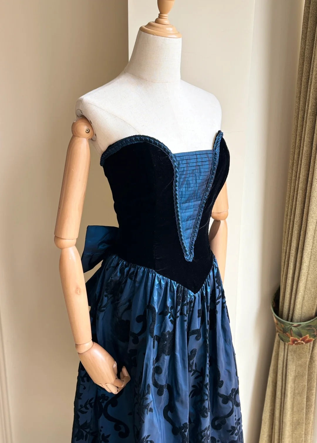 Retro Blue And Black A-line Strapless Bow Jacquard Velvet Long Prom Dress Evening Dress