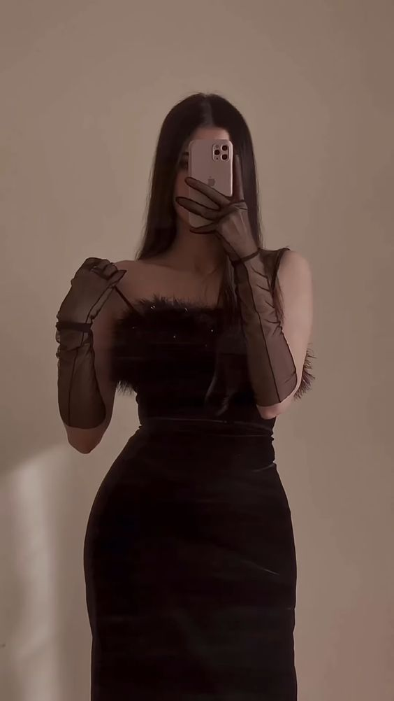 Fashion Velvet Strapless Feathers Black Evening Dress Slit Party Dress With Gloves