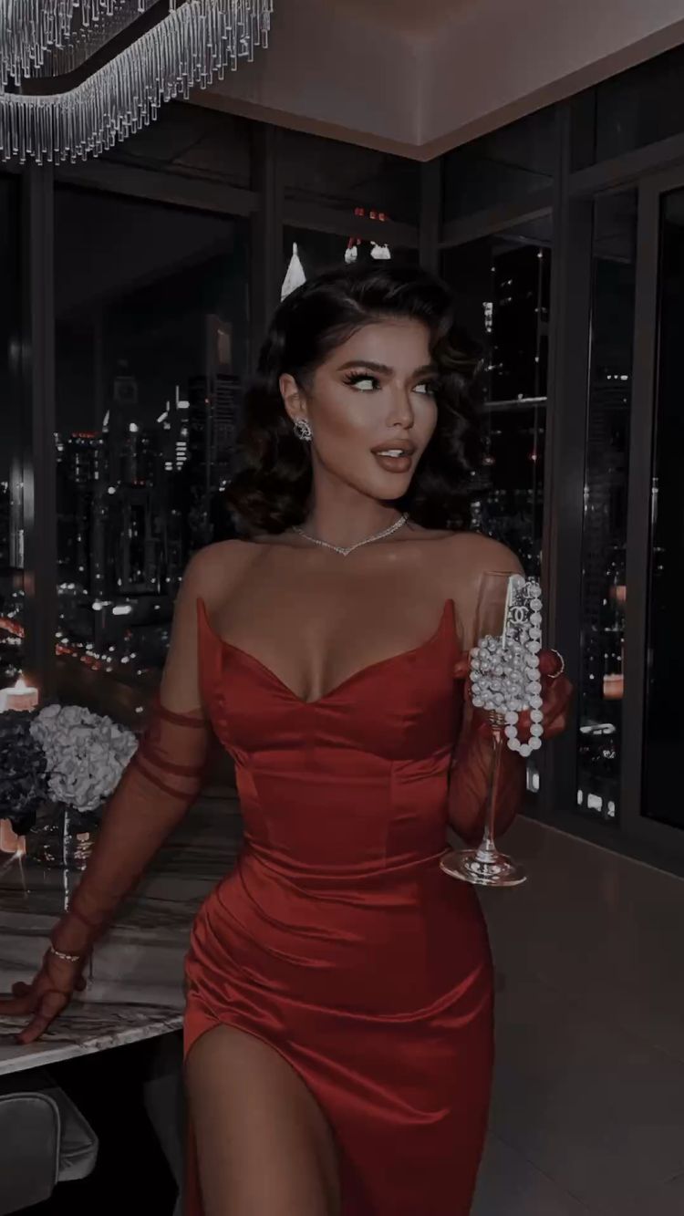 Red Sweetheart Long Prom Dress Glamorous Evening Dress Without Gloves