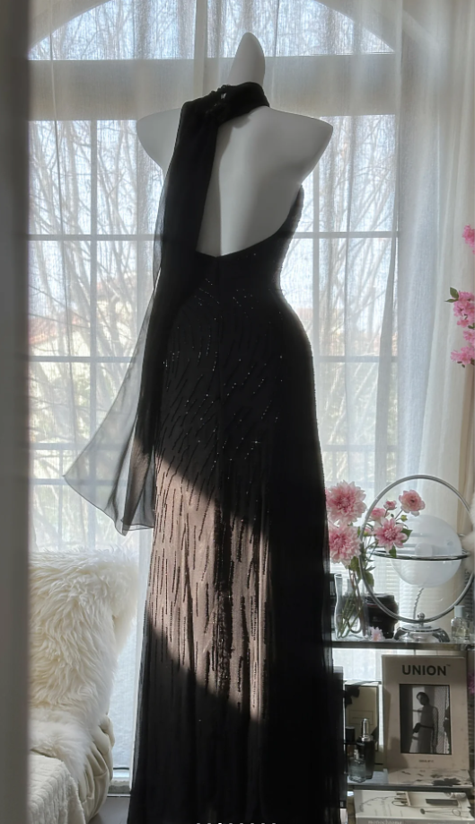 Charming Halter V Neck Black Chiffon Sequin Beaded Mermaid Long Evening Dress Formal Birthday Party Dress