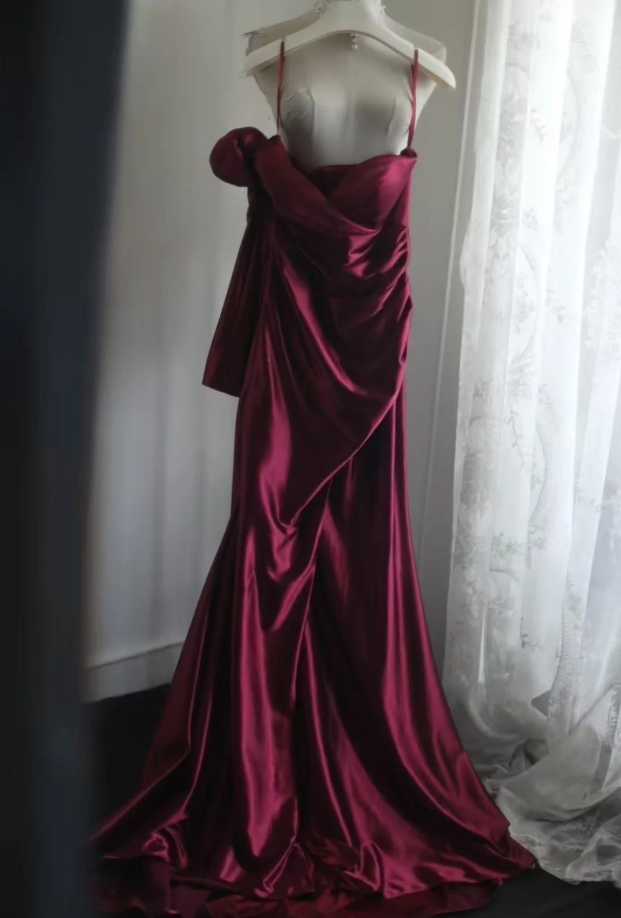 Vintage Burgundy One Shoulder Satin Pleated Long Wedding Guest Dress Formal Slit Party Dress