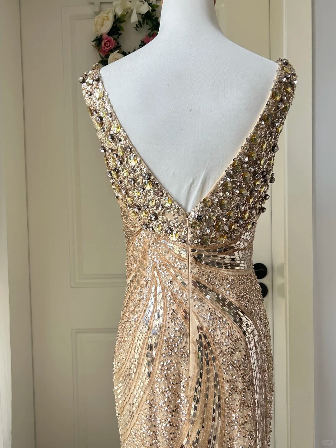 Luxurious Gold V-neck Mermaid Sequined Long Prom Dress Evening Dress