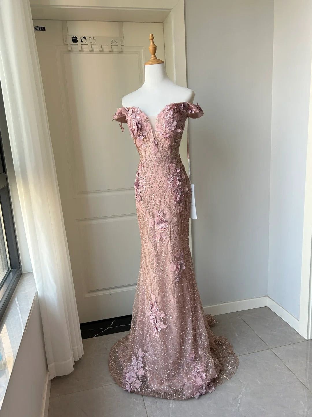 Elegant Pink Mermaid Off-shoulder 3D Floral Sequined Prom Dress Evening Dress
