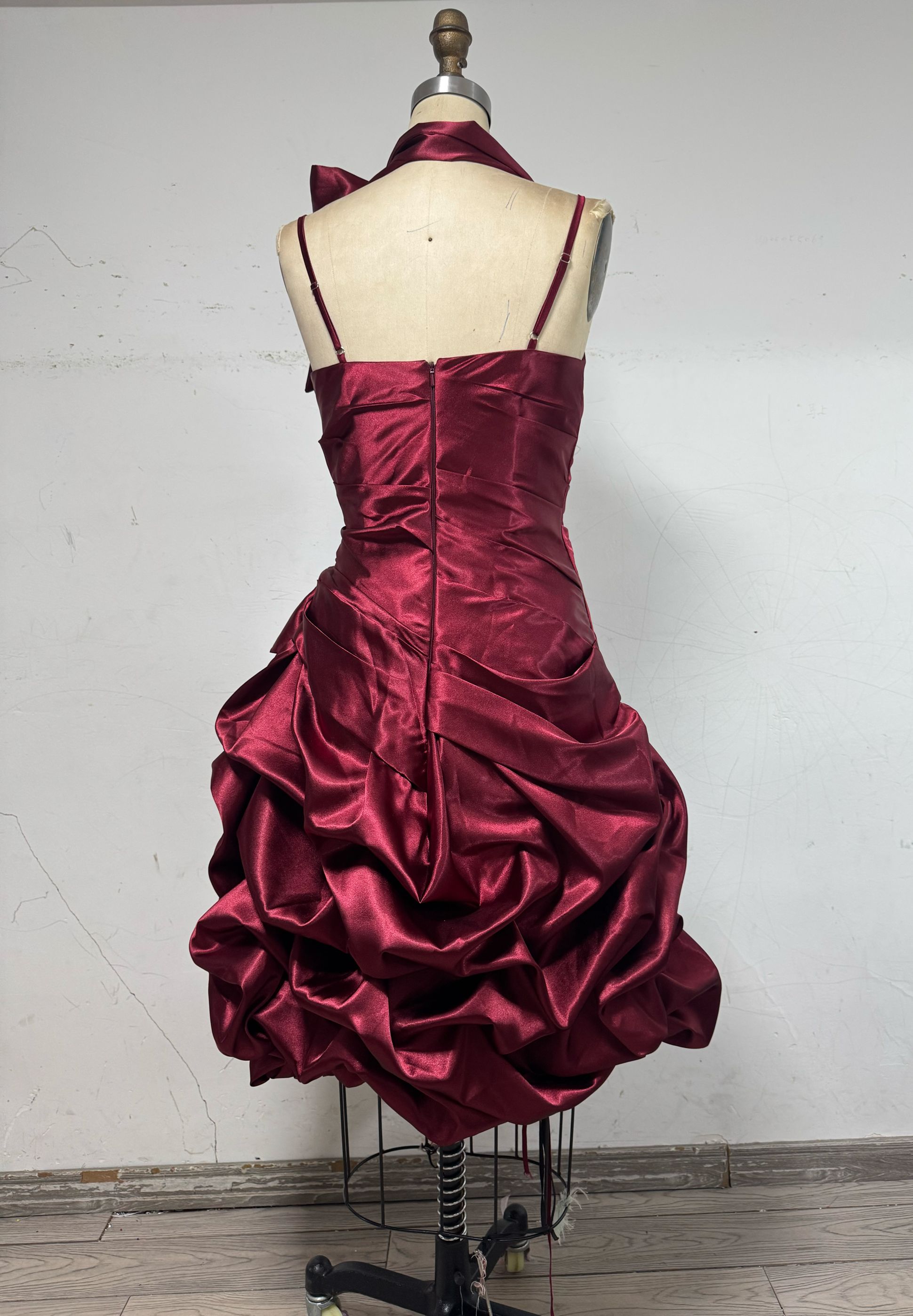 Halter Neck Burgundy Short Prom Party Dress Homecoming Dress