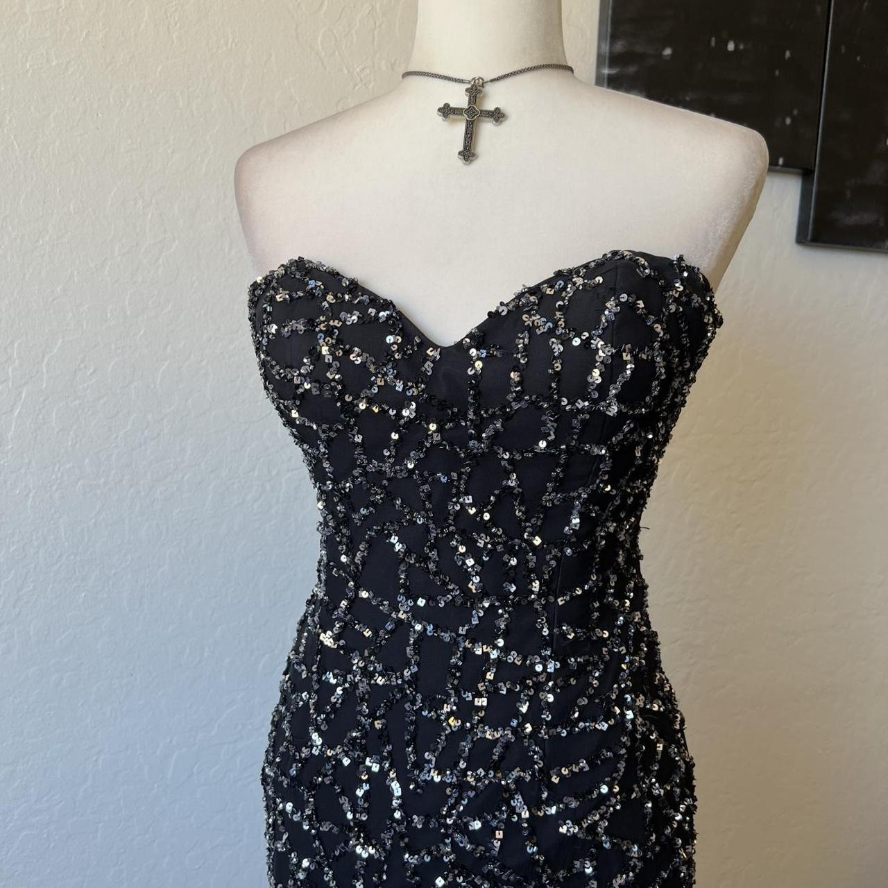 Sparkly Black Sweetheart Neck Sequin Sheath Cocktail Dress Formal Graduation Homecoming Dress