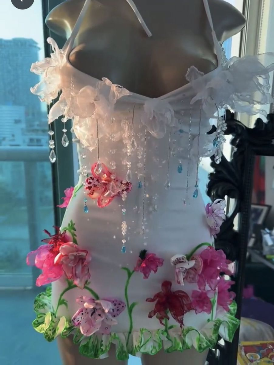 Gorgeous White Halter Satin 3D Flower Beaded Tassel Sheath Cocktail Dress Short 6th Grade Homecoming Dress