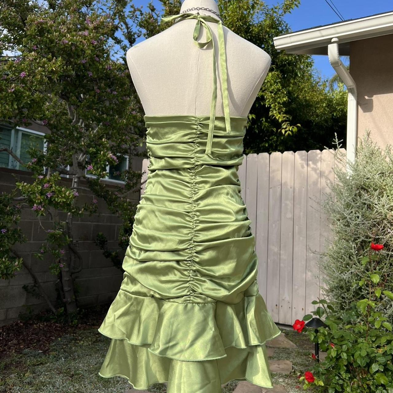 Chic Green Halter Satin Pleated Ruffles Short Party Dress Formal Graduation Homecoming Dress