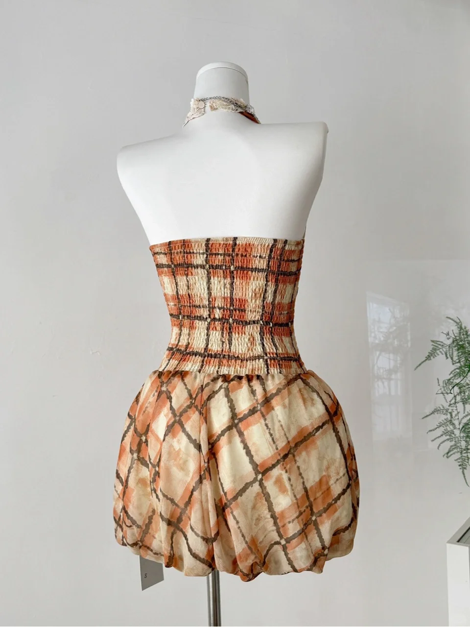 Vintage Halter Lace Neckline Vacation Dress Short Birthday Dress