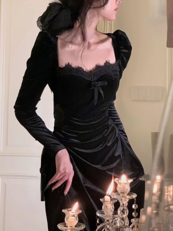 Vintage Balck Long Sleeve Dress Woman Elegant Fashion Velvet Midi Dress