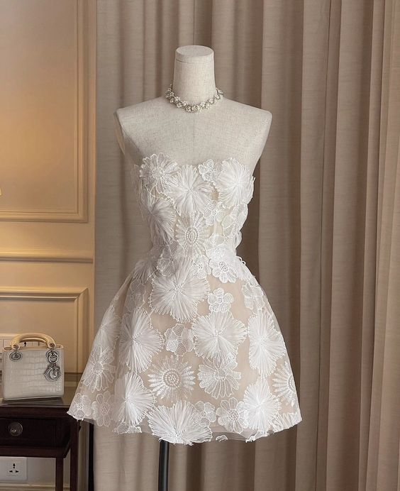 Strapless Sleeveless Appliqued Tulle A-Line Mini Homecoming Dress