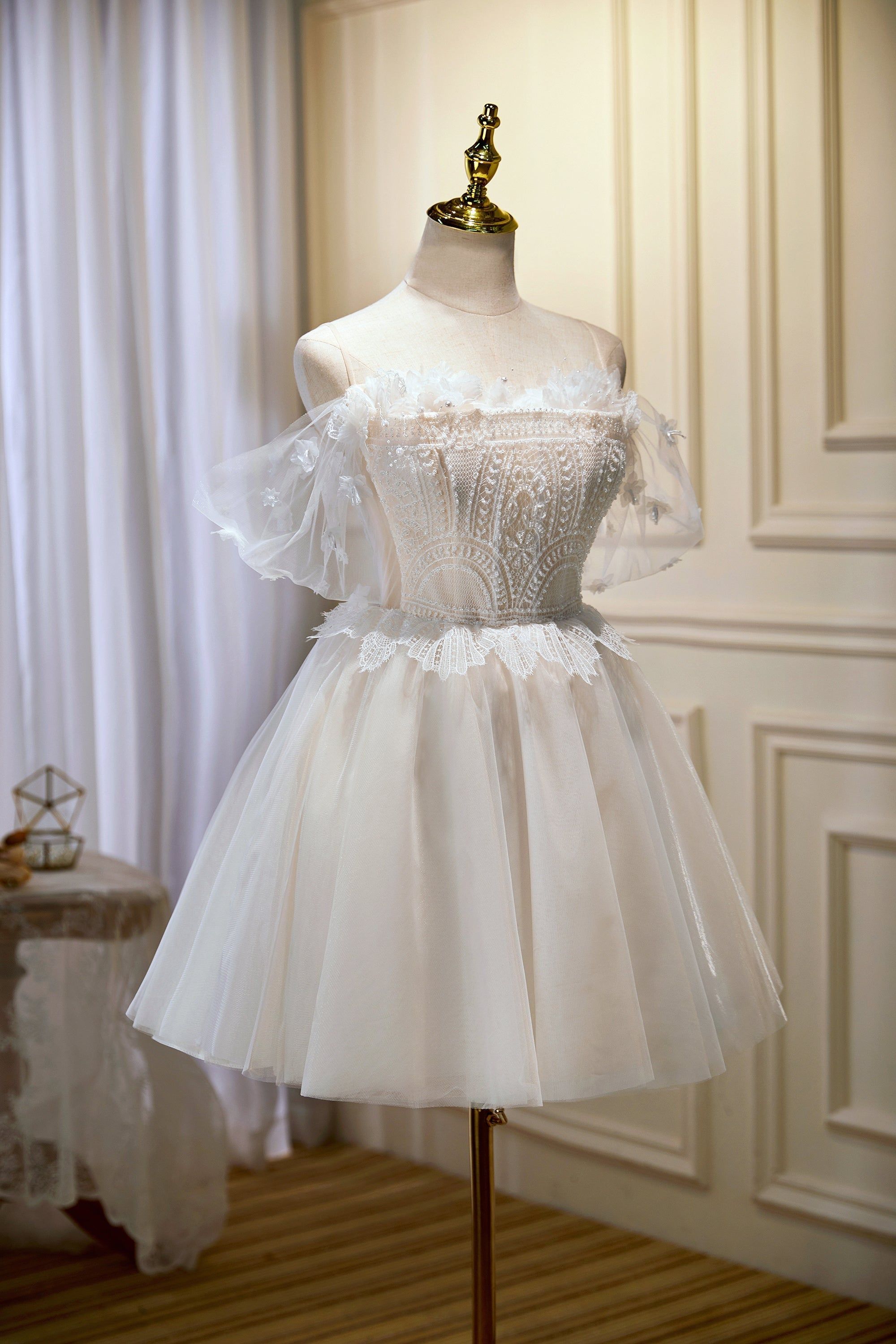 Chic Spaghetti Straps Off The Shoulder Tulle Homecoming Dresses