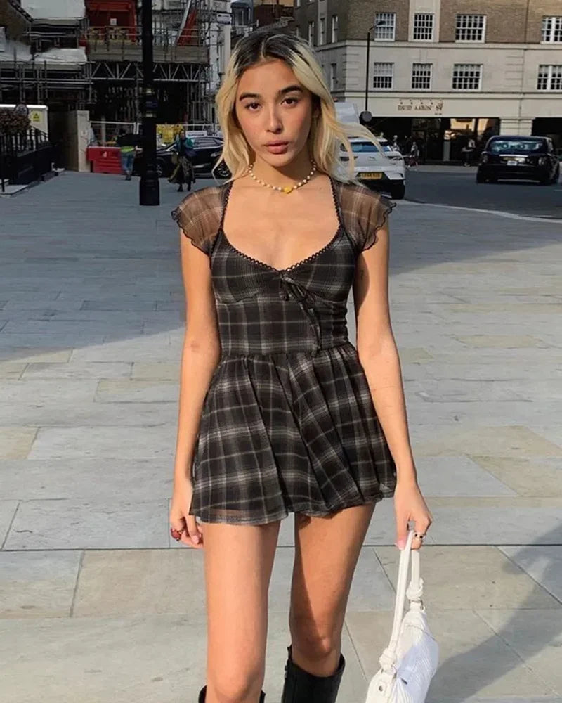 Retro Black Plaid Small Flying Sleeve Waist A-line 17th Birthday Homecoming Dress