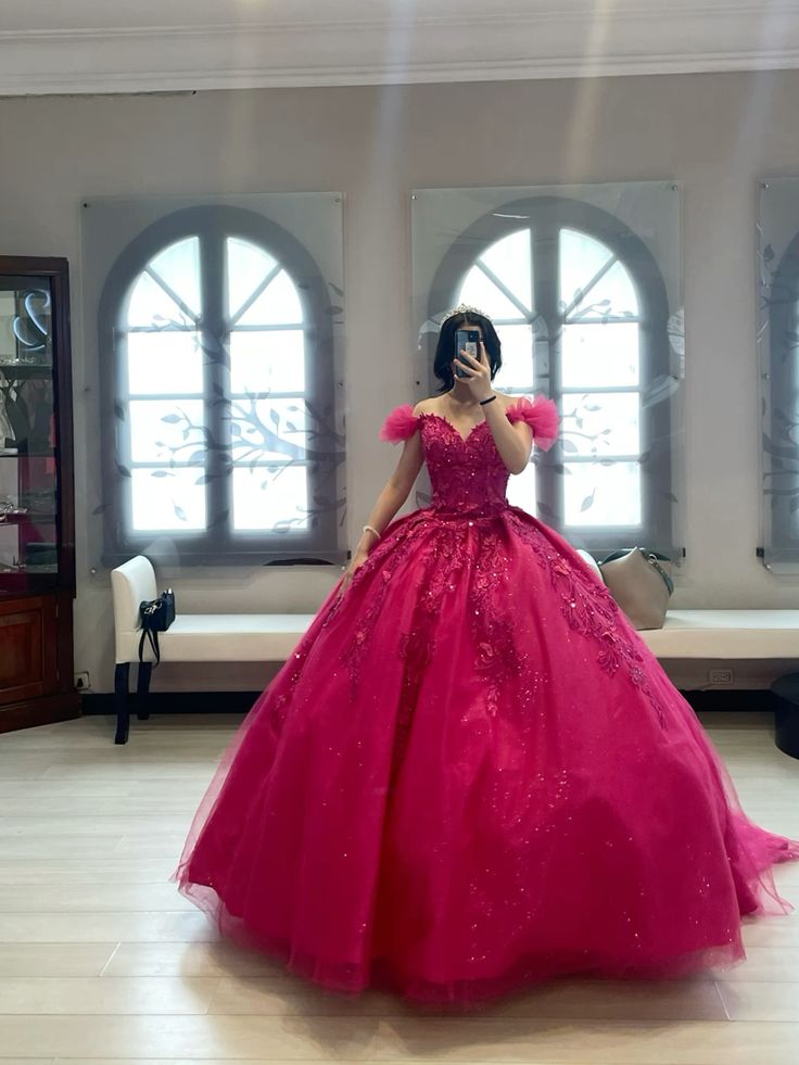 Off-Shoulder Lace Appliques Tulle Ball Gown Dress for Sweet 16 Birthday