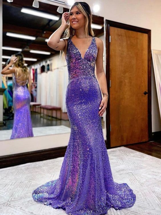 Sheath/Column V-Neck Court Train Sequins Prom Dresses