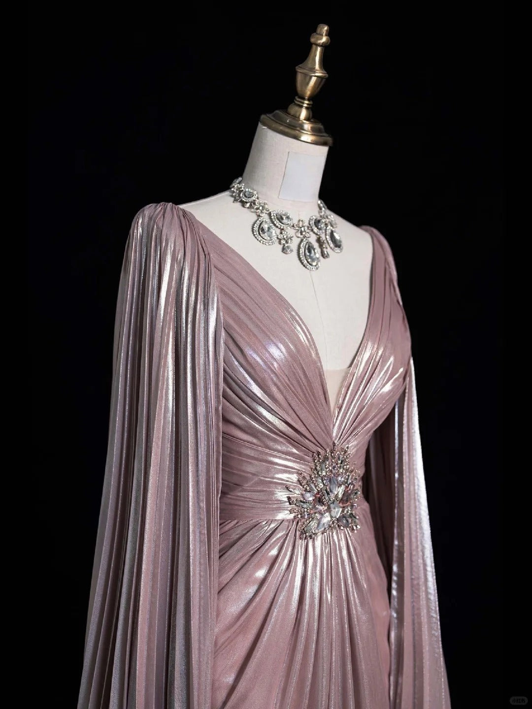 Luxury A-line Evening Prom Dress Long Sleeve V-neck Shiny Custom Made Party Gowns