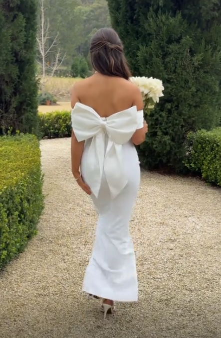 Cute Off The Shoulder White Sheath Party Dress Elegant Evening Dress With Bow