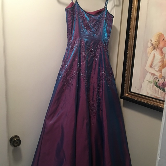 Luxury Spaghetti Straps Purple Satin Beaded Evening Dress Long A Line Prom Dress
