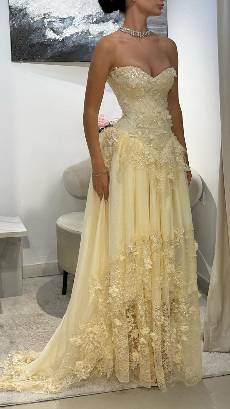 A-Line Yellow Sleeveless Sweetheart Appliqued Lace Up Formal Evening Dress