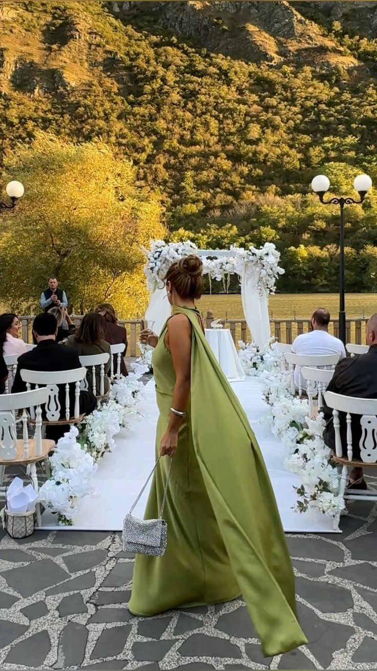 Elegant Green Halter Satin Long Wedding Guest Dress Backless Formal Evening Dress