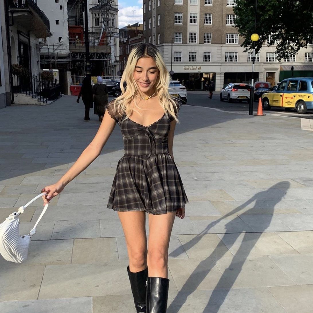 Retro Black Plaid Small Flying Sleeve Waist A-line 17th Birthday Homecoming Dress
