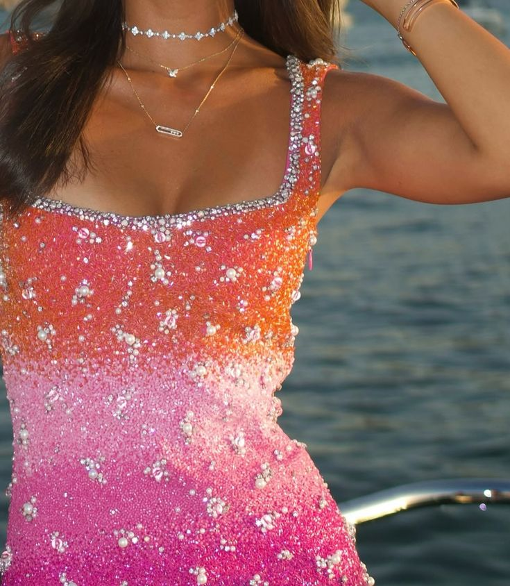 Gorgeous Sequin Beaded Sheath Cocktail Dress Square Neck Short Homecoming Dress Birthday Outfits