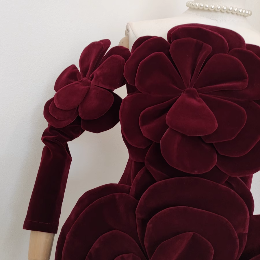 Sexy Sheath Strapless Burgundy Velvet Vacation Dresses Short Burgundy Birthday Dress With Gloves