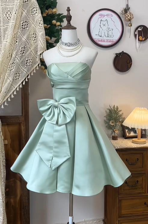 Cute Green Strapless Satin Pleated Bow Homecoming Dress Short Birthday Outfits