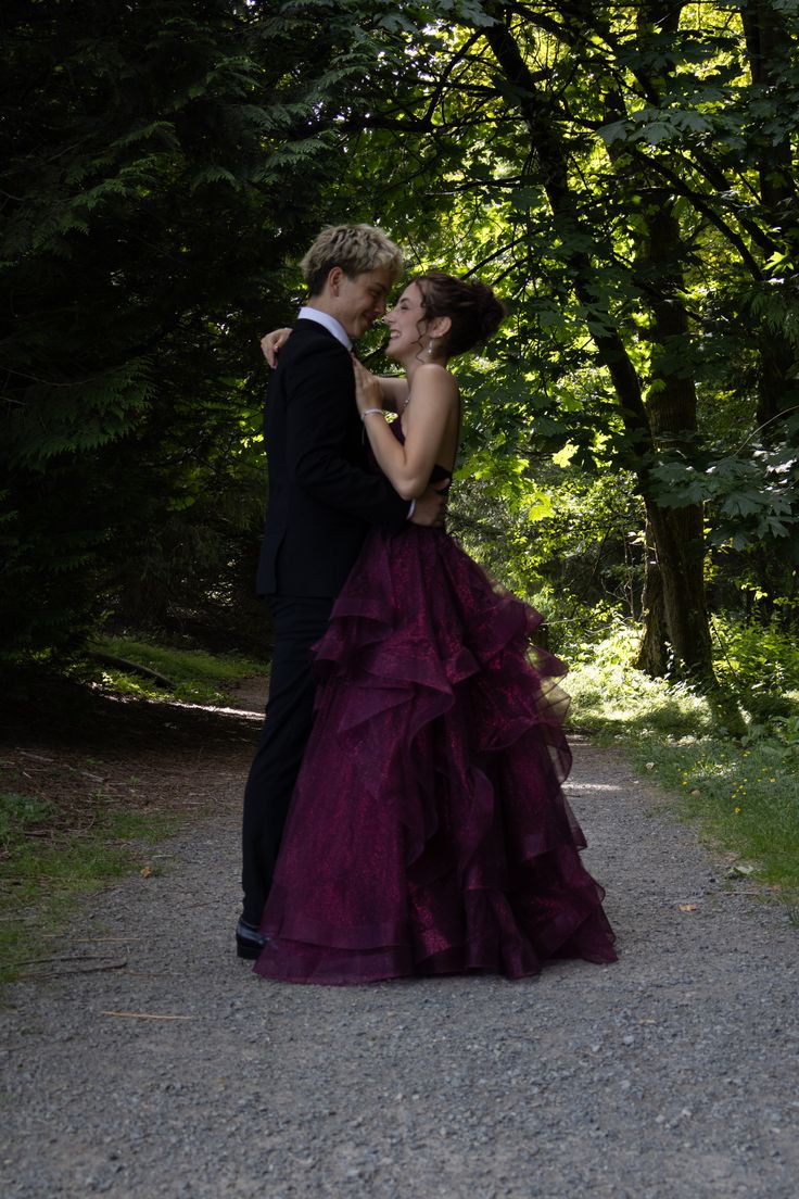 Vintage Burgundy Spaghetti Strap A-Line Multi-Layer Sequin Tulle Long Prom Dress Evening Dress