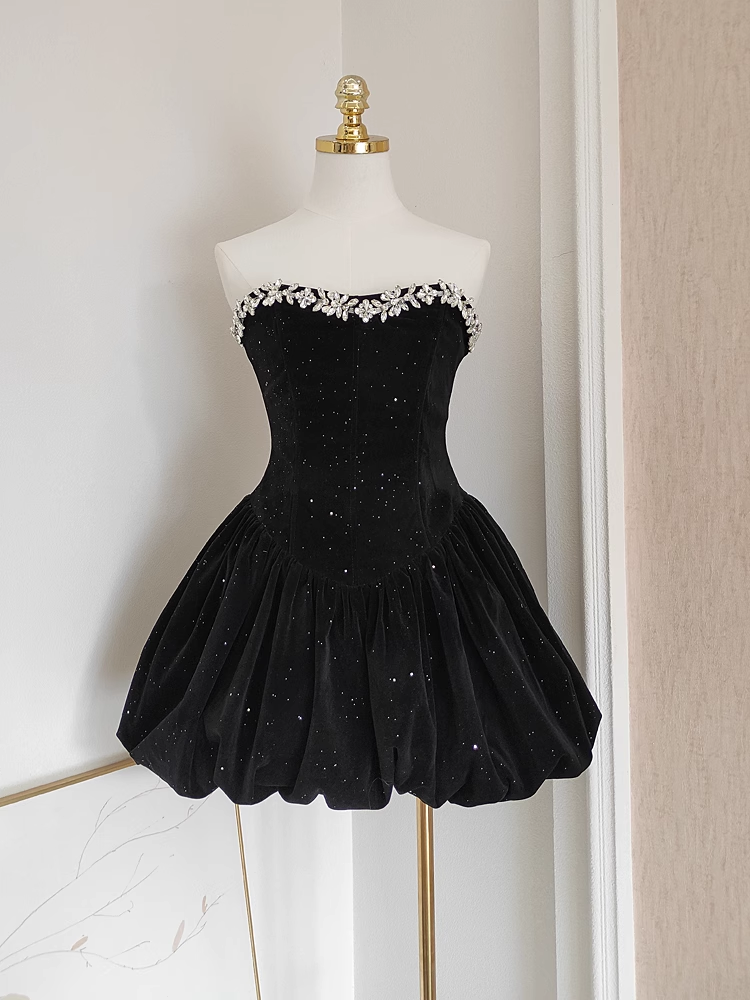 Sexy A Line Strapless Black Velvet Ruffles Vacation Dresses Short Birthday Outfits