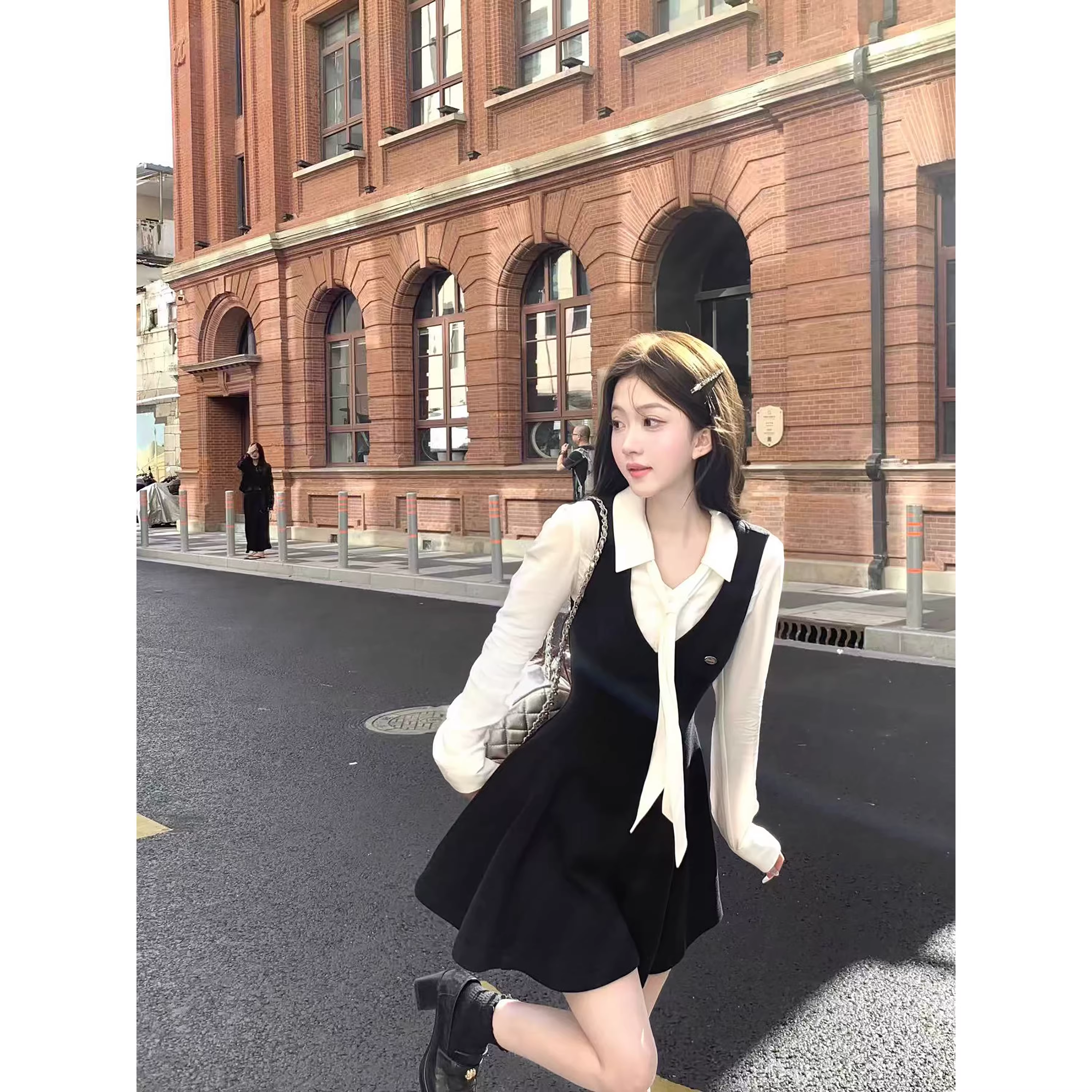 Sleeveless little black dress and shirt set A84