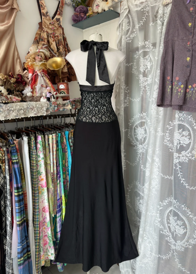 Sexy Black Halter V Neck Satin Lace Mermaid Long Evening Dress Birthday Prom Dresses