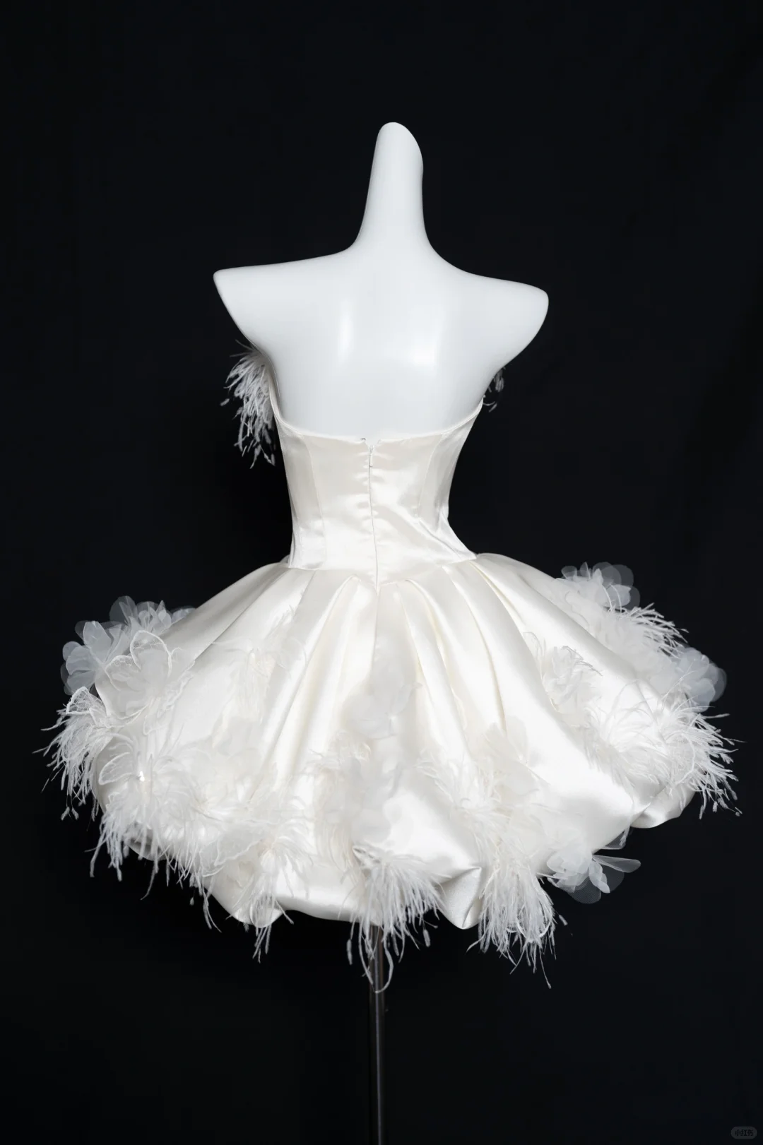Sweet White Satin Lace Appliques Strapless A Line 18th Birthday Outfits Homecoming Dress