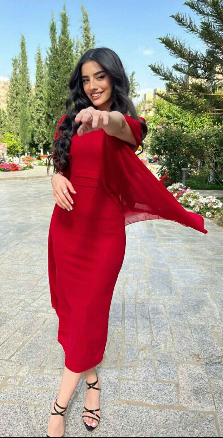 New Fashion Casual Round Neck Cape Sleeves Elegant Zipper High Waisted Pencil Prom Dress