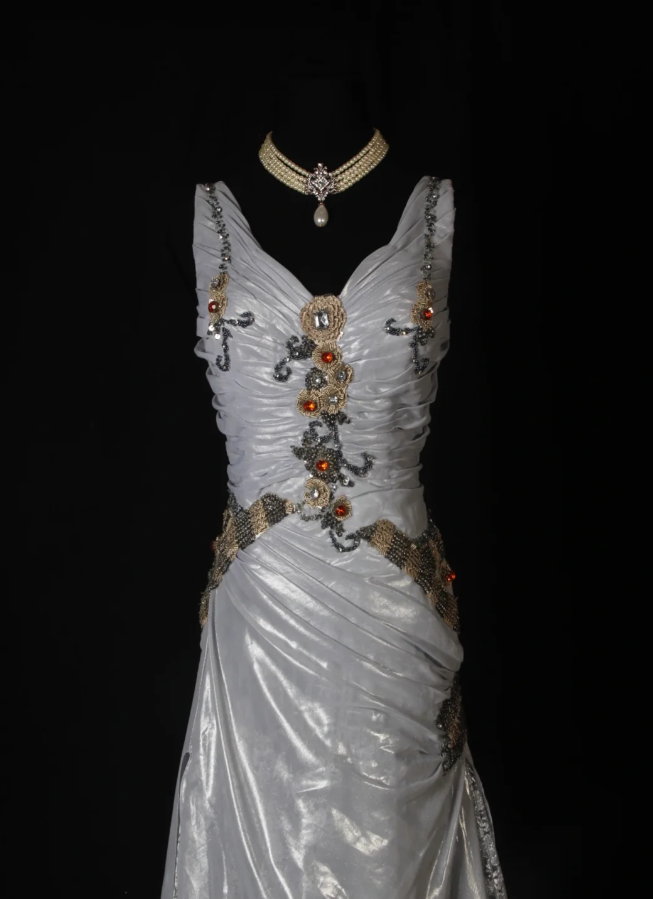 Elegant V Neck Silver Satin Lace Pleated Beaded Evening Dress Long Mermaid Prom Dress