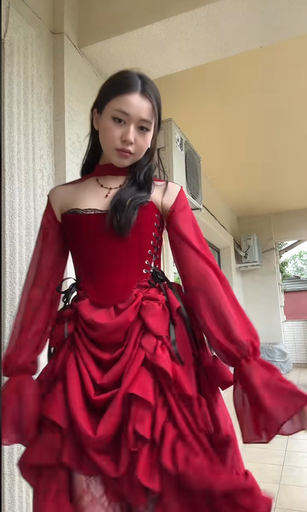 Elegant High Low Strapless Burgundy Satin Prom Dress Birthday Outfits With Sleeves