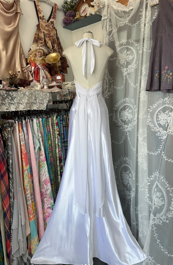 Elegant White Halter satin Beaded Long Wedding Guest Dress Backless Mermaid Evening Dress